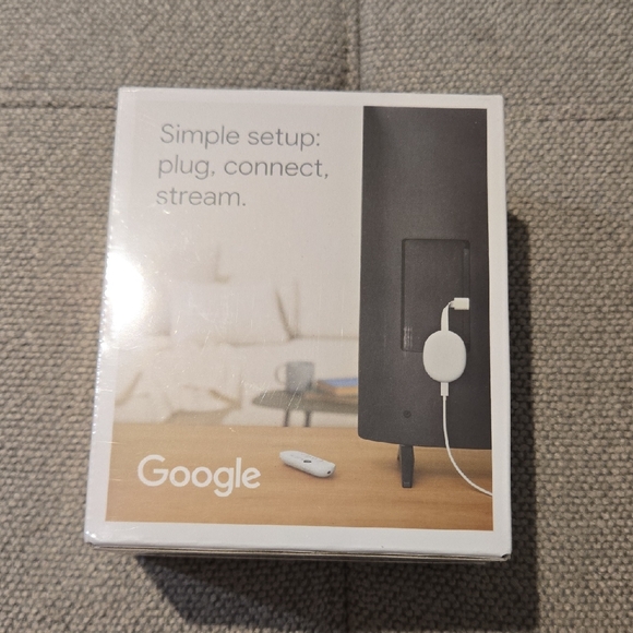 GOOGLE ▪︎ Chromecast w/ Google TV, White Streaming Device with Remote - Picture 1 of 7